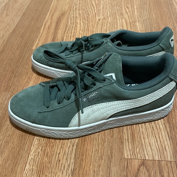 Green suede Pumas - Picture 3 of 5